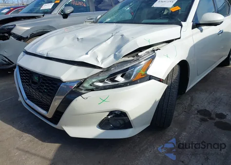 2019 Nissan Altima 2.5 Platinum z USA, uszkodzony, nr VIN 1N4BL4FV4KC116724